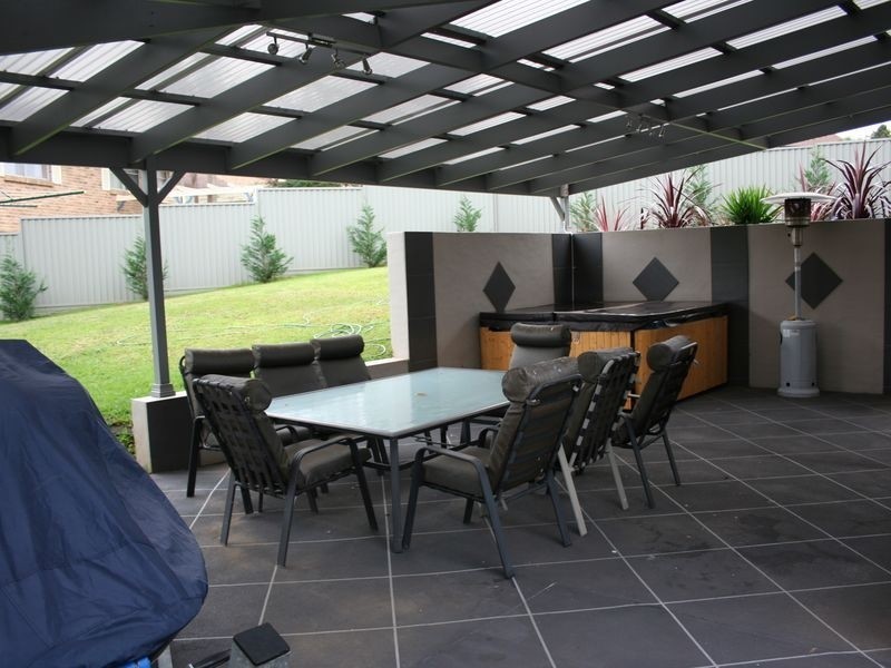 4 Cotswold Avenue, Castle Hill NSW 2154