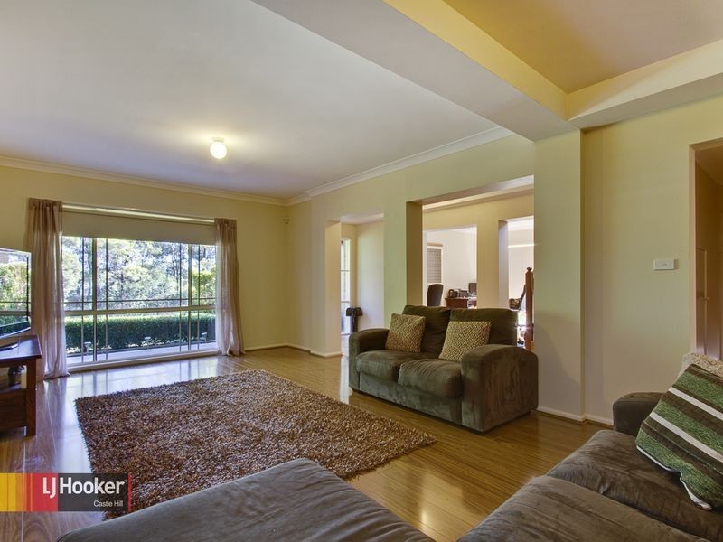 6 Lightwood Way, Beaumont Hills NSW 2155