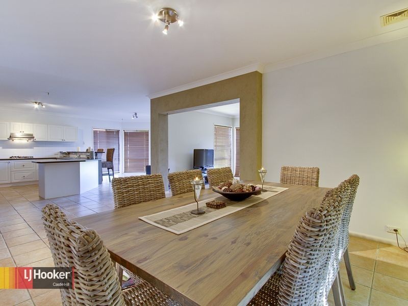 6 Lightwood Way, Beaumont Hills NSW 2155