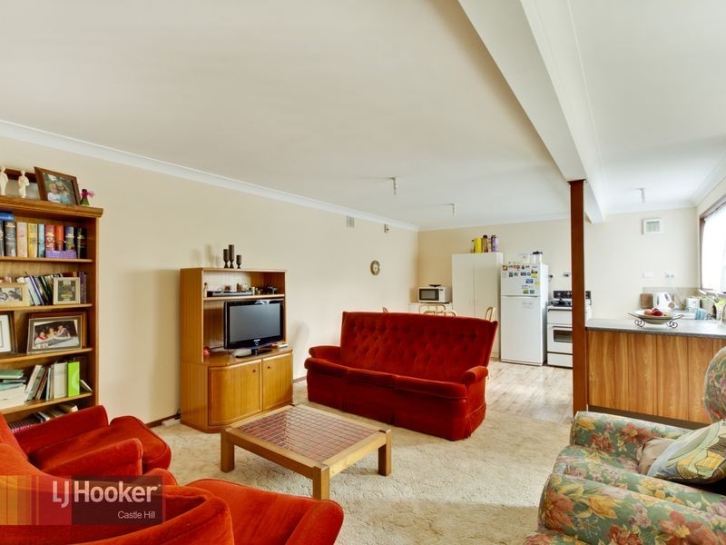 17 Garthowen Crescent, Castle Hill NSW 2154
