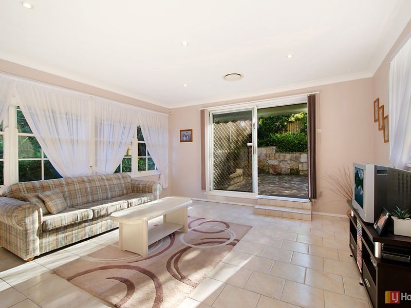 8 Haigh Place, Castle Hill NSW 2154