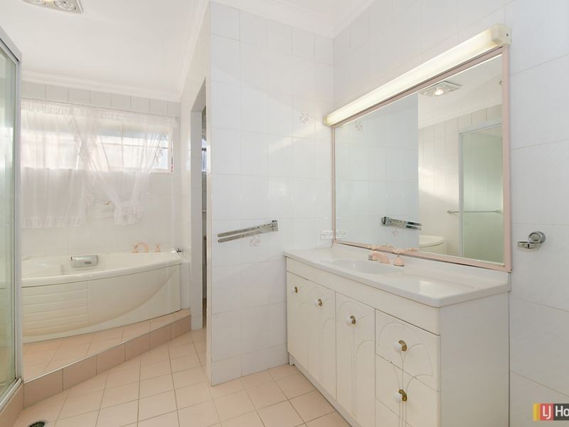 8 Haigh Place, Castle Hill NSW 2154