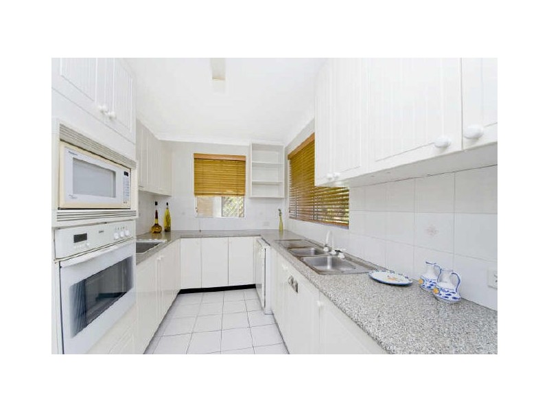 2/23-25 Penkivil Street, Bondi NSW 2026