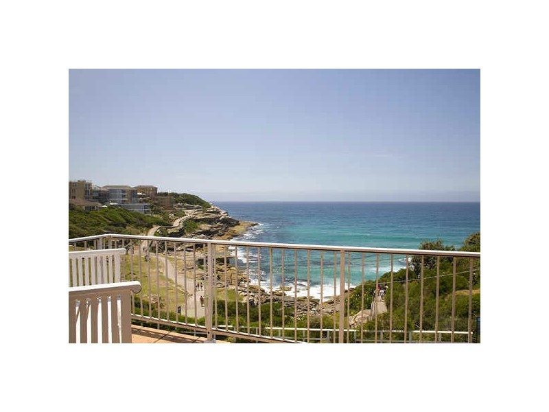 2/22 Gaerloch Avenue, Tamarama NSW 2026