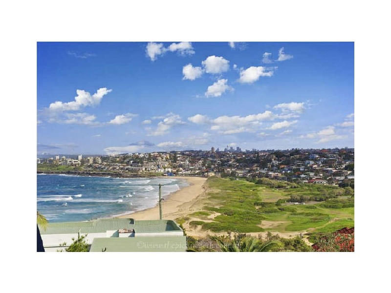 24 Ian Avenue, North Curl Curl NSW 2099