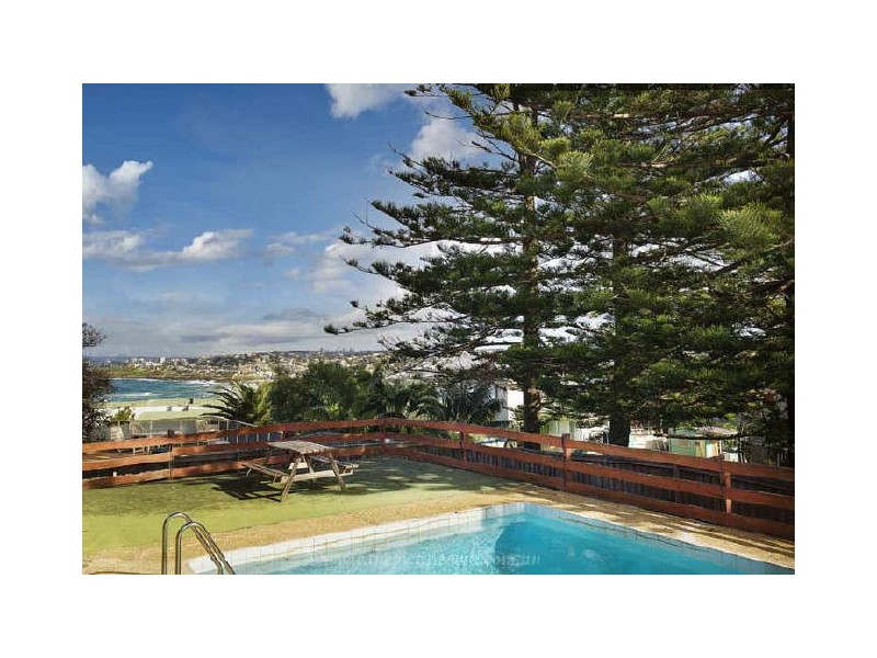 24 Ian Avenue, North Curl Curl NSW 2099