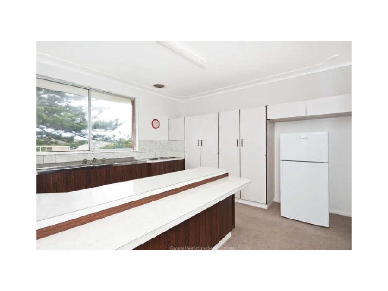 24 Ian Avenue, North Curl Curl NSW 2099