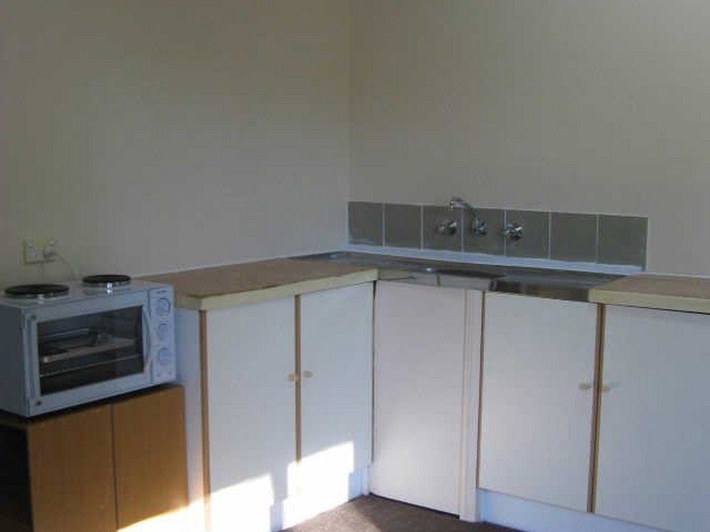 Cabin/131 Barrenjoey Rd, Ettalong Beach NSW 2257