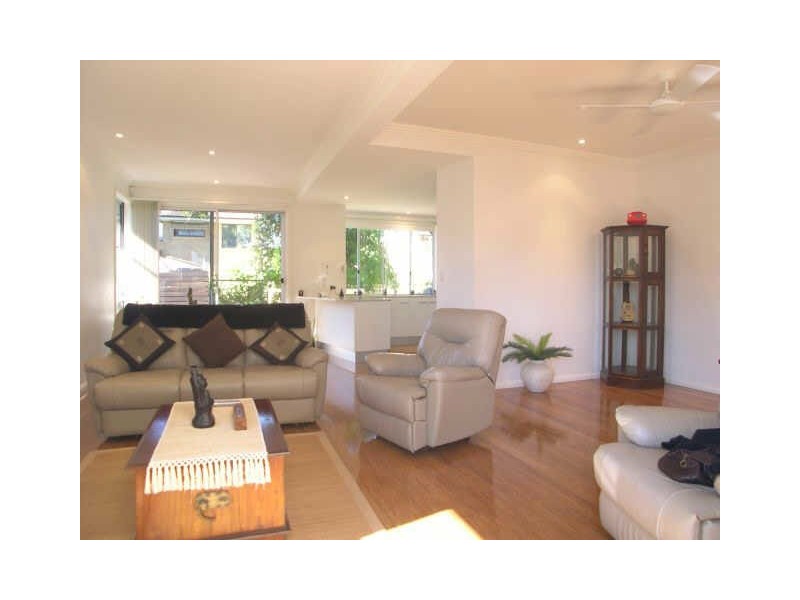 1/8 Davis, Booker Bay NSW 2257