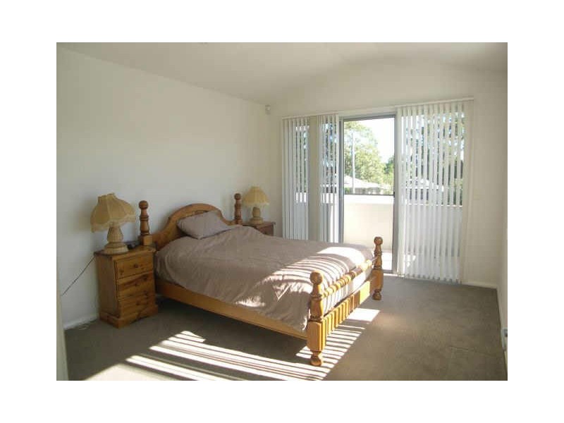 1/8 Davis, Booker Bay NSW 2257