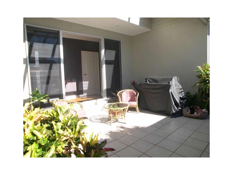 1/8 Davis, Booker Bay NSW 2257