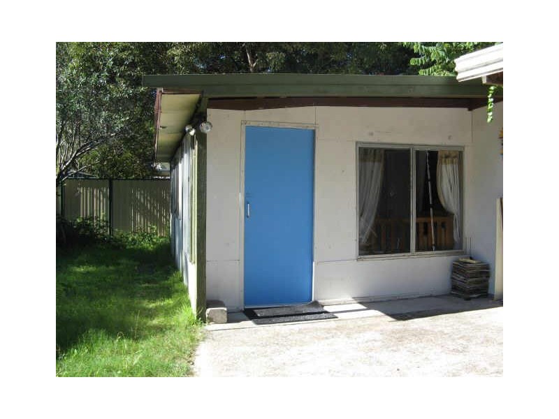 Cabin 5 Lens Avenue, Umina Beach NSW 2257
