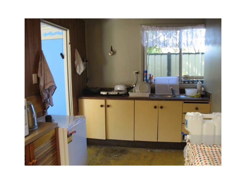 Cabin 5 Lens Avenue, Umina Beach NSW 2257