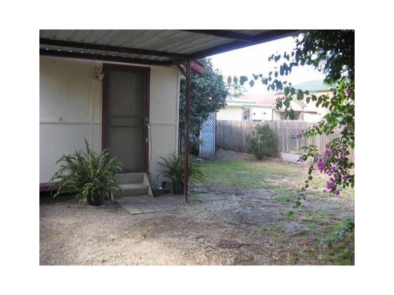 Cabin/83 Barrenjoey Rd, Ettalong Beach NSW 2257