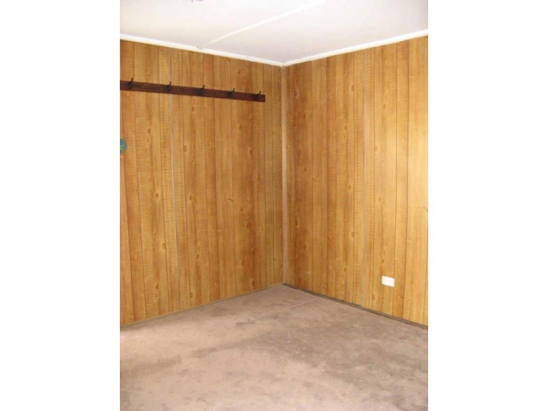 Cabin/83 Barrenjoey Rd, Ettalong Beach NSW 2257