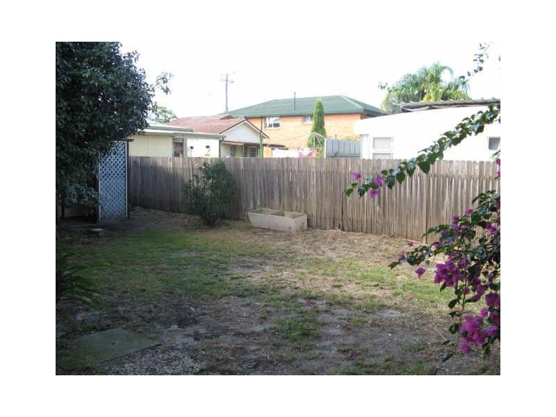 Cabin/83 Barrenjoey Rd, Ettalong Beach NSW 2257