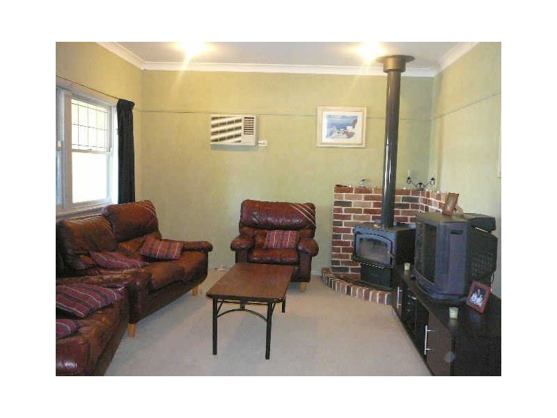 8 Brittania Street, Umina Beach NSW 2257