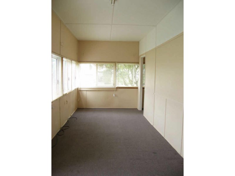 7 Bangalow St, Ettalong Beach NSW 2257