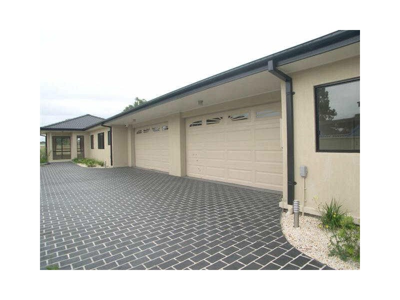 2/11 Dwyer Ave, Woy Woy NSW 2256