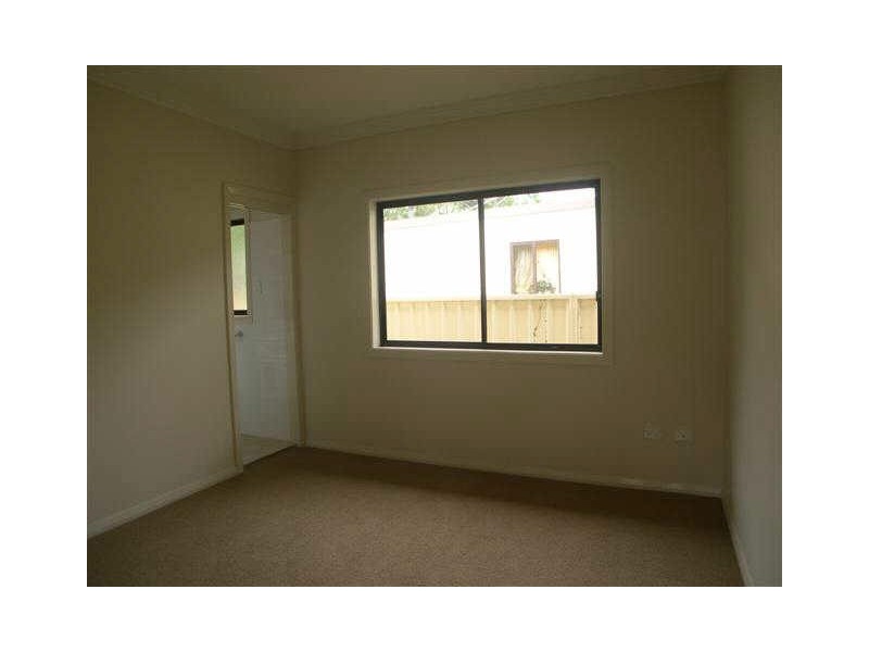 2/11 Dwyer Ave, Woy Woy NSW 2256