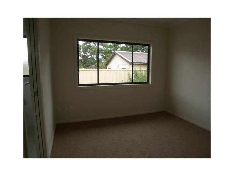 2/11 Dwyer Ave, Woy Woy NSW 2256