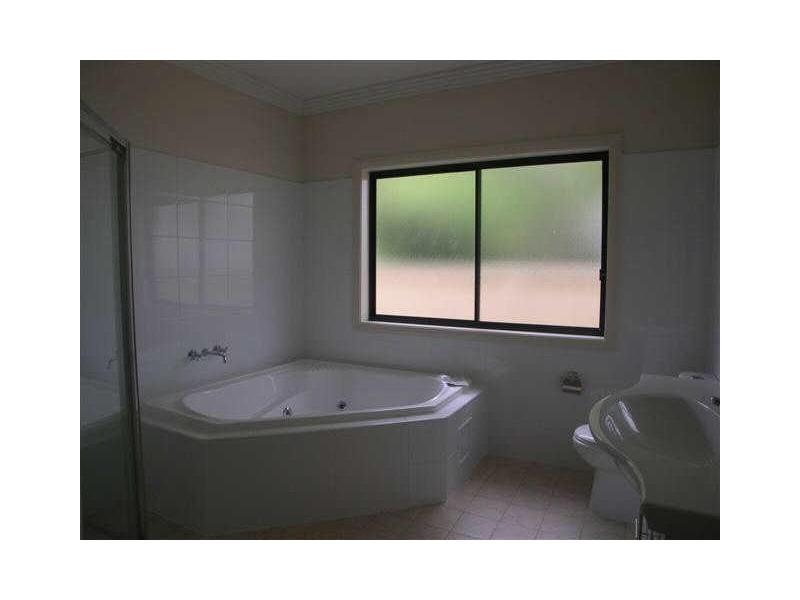 1/11 Dwyer Ave, Woy Woy NSW 2256