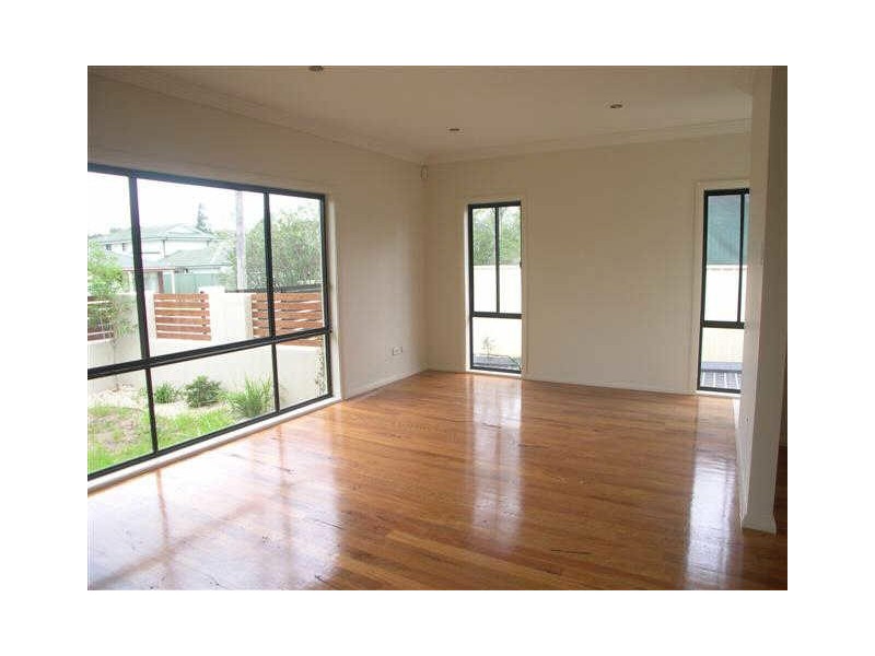 1/11 Dwyer Ave, Woy Woy NSW 2256