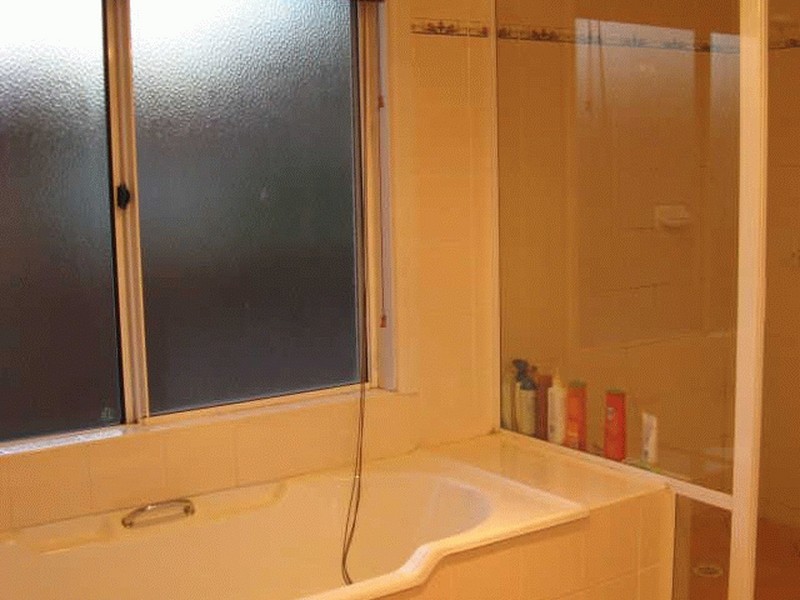 4 Veron Rd, Umina Beach NSW 2257