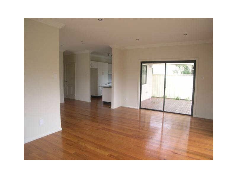 111 Dwyer Ave, Woy Woy NSW 2256