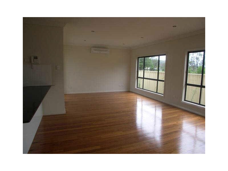 2/11 Dwyer Ave, Woy Woy NSW 2256
