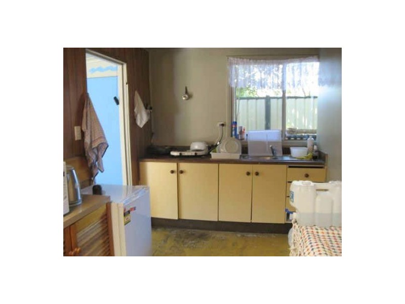 Cabin/5 Lens Ave, Umina Beach NSW 2257