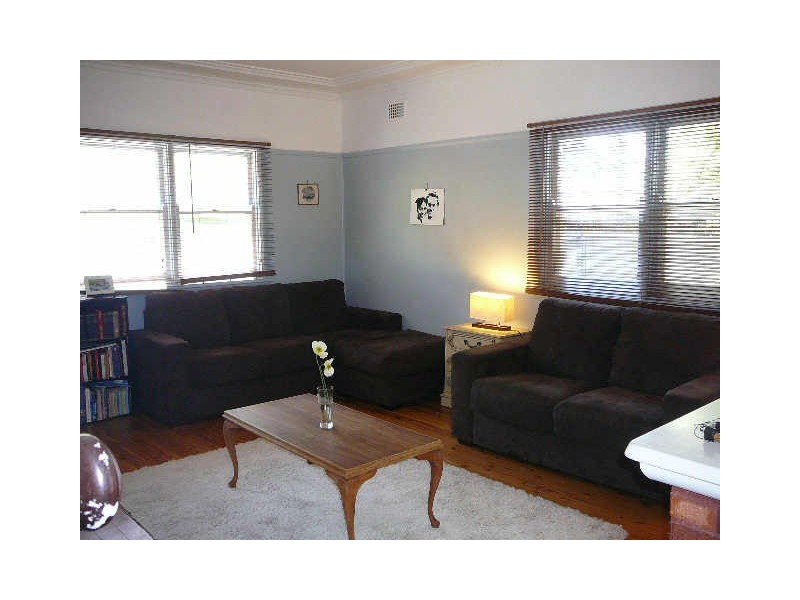 147 Memorial Ave, Ettalong Beach NSW 2257