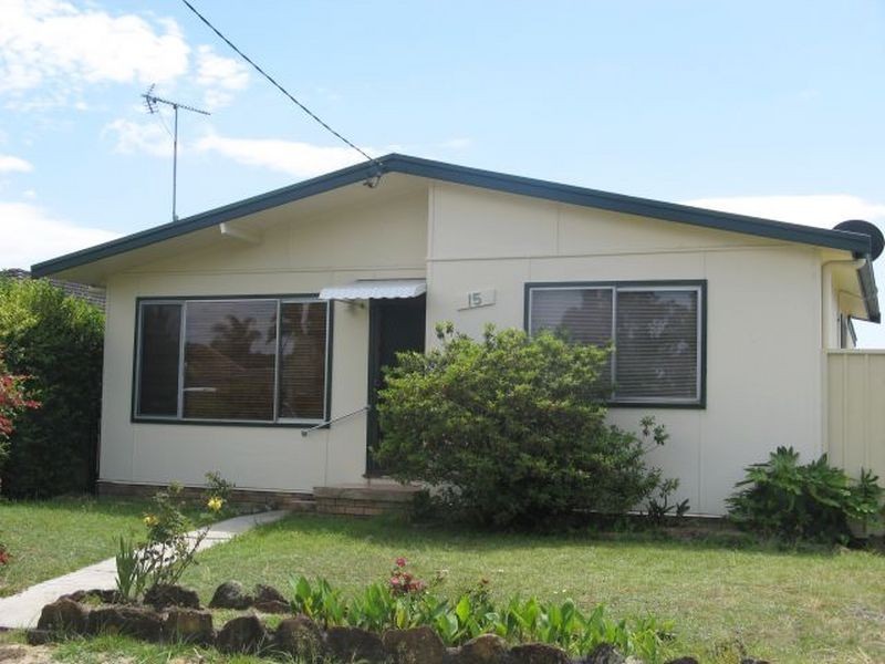 15 Watkin Ave, Woy Woy NSW 2256