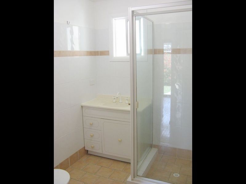 15 Watkin Ave, Woy Woy NSW 2256