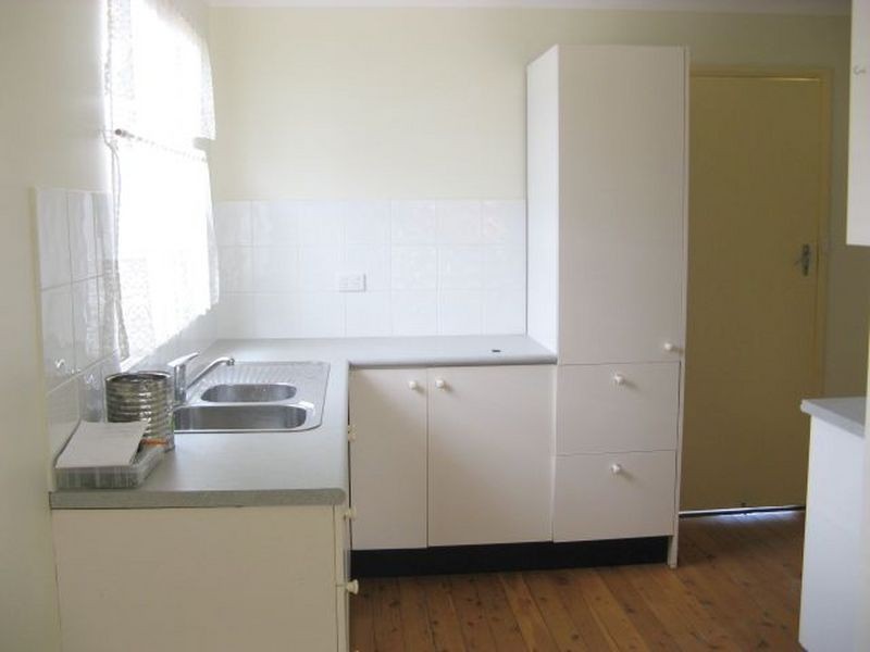 15 Watkin Ave, Woy Woy NSW 2256