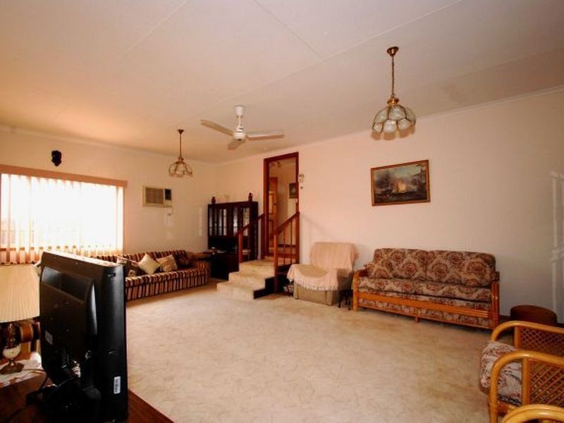 29 Mackenzie Ave, Woy Woy NSW 2256