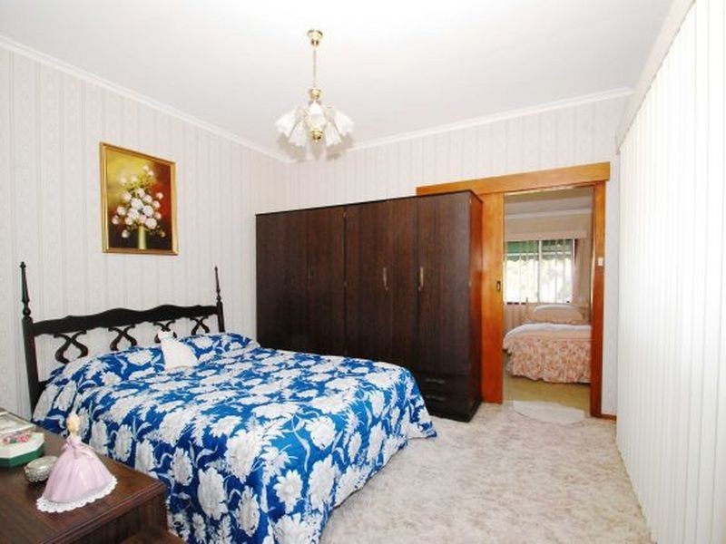 29 Mackenzie Ave, Woy Woy NSW 2256