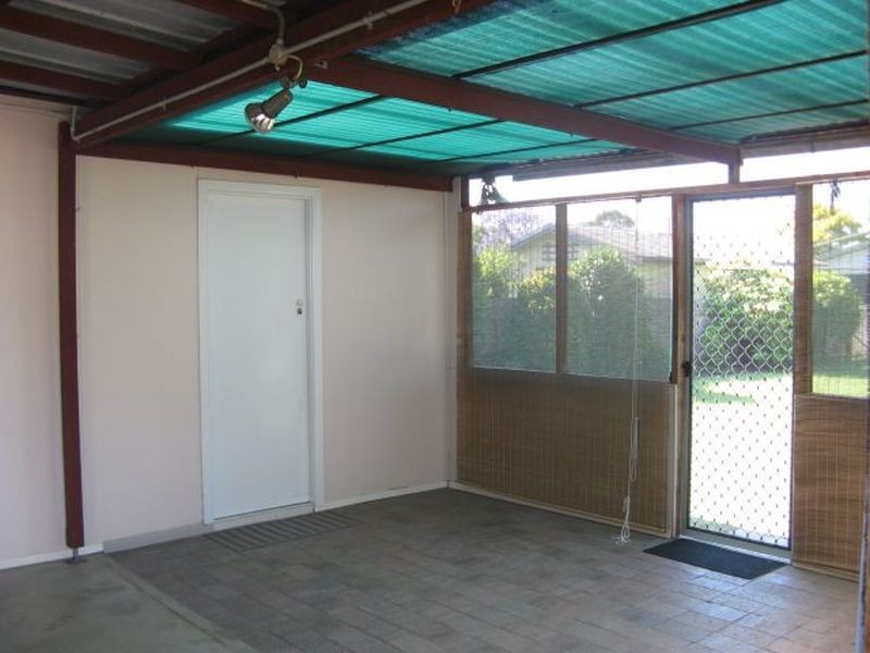 29 Mackenzie Ave, Woy Woy NSW 2256