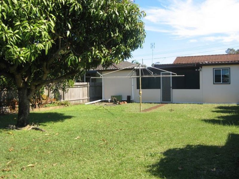 29 Mackenzie Ave, Woy Woy NSW 2256
