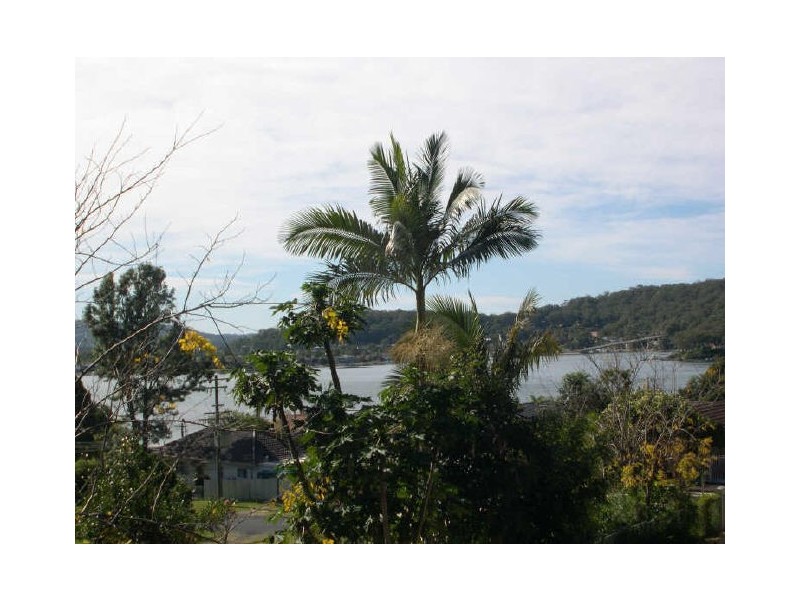 13 Koonora Av, Blackwall NSW 2256