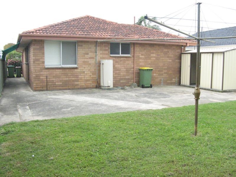 28 MacKenzie Ave, Woy Woy NSW 2256