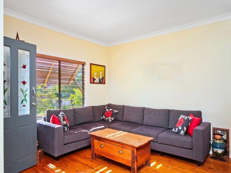 34 Waterloo Ave, Woy Woy NSW 2256