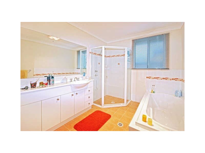 18 Nelson St, Umina Beach NSW 2257
