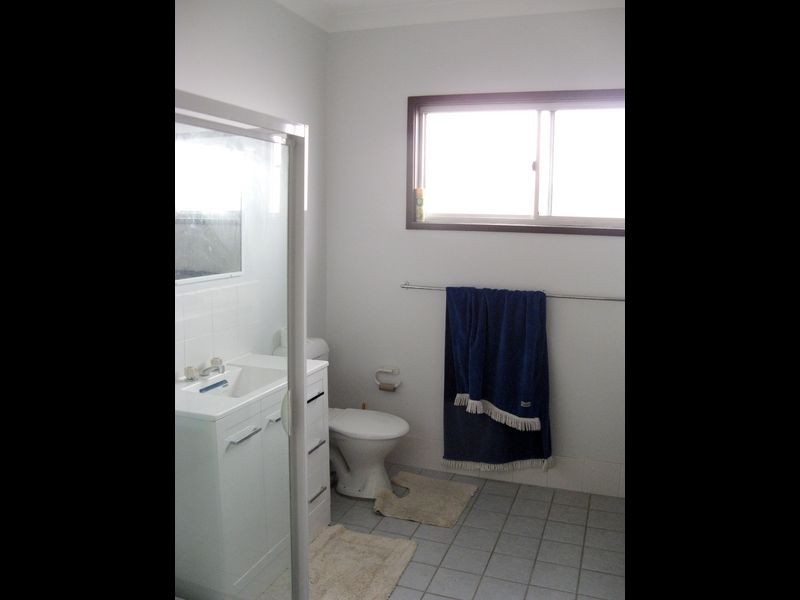 50 Barrenjoey Rd, Ettalong Beach NSW 2257