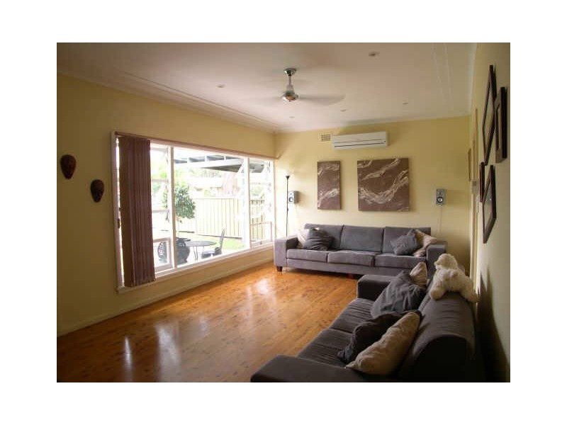 6 Gwendolen Ave, Umina Beach NSW 2257