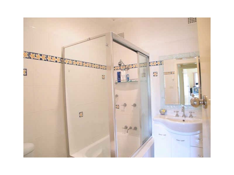 6 Gwendolen Ave, Umina Beach NSW 2257