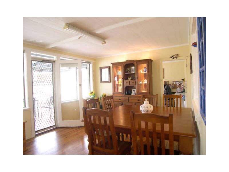 6 Gwendolen Ave, Umina Beach NSW 2257