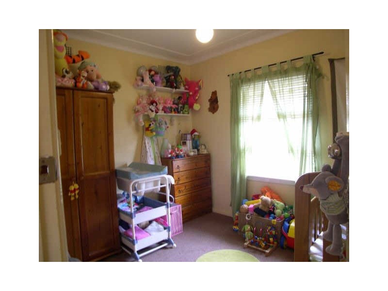 6 Gwendolen Ave, Umina Beach NSW 2257