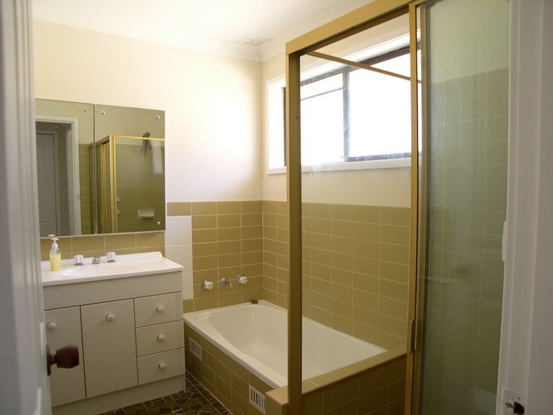 24 Honeysuckle Street, Umina Beach NSW 2257