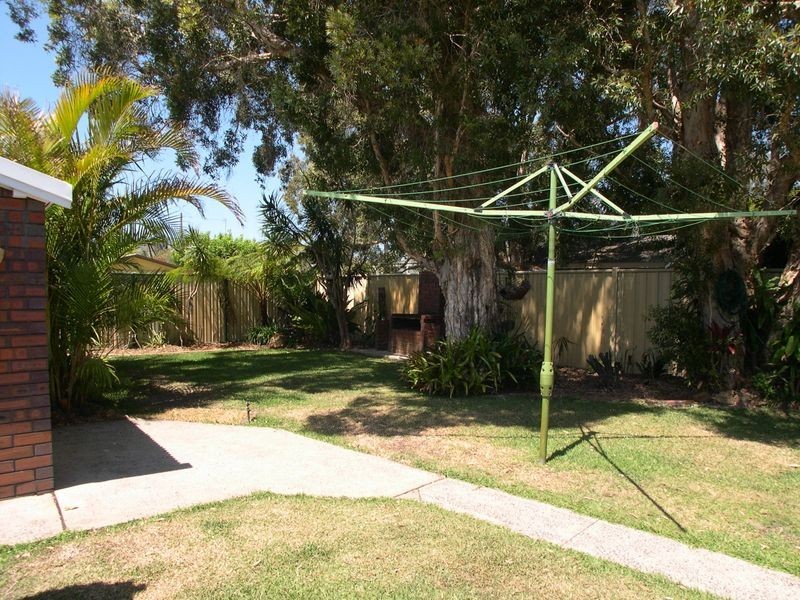 24 Honeysuckle Street, Umina Beach NSW 2257